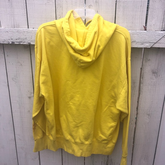 Universal Studios minion sweater - Picture 2 of 3